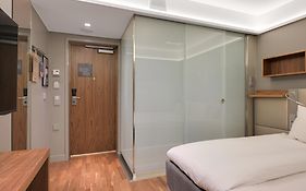GLO Hotel Airport